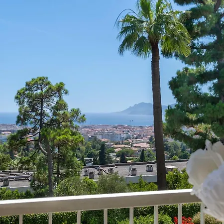 Spacious 1-br With Sea View With Pool Apartment Cannes