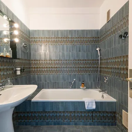 公寓 Spacious 1-br With Sea View With Pool 戛纳