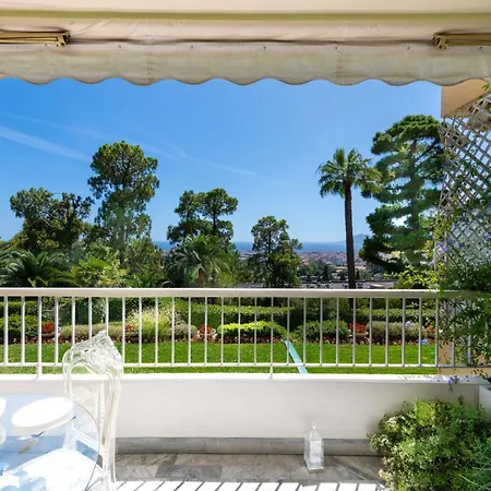 Spacious 1-br With Sea View With Pool 公寓 戛纳
