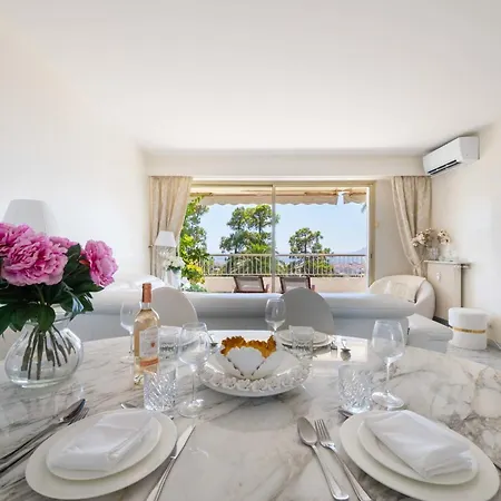 公寓 Spacious 1-br With Sea View With Pool 戛纳